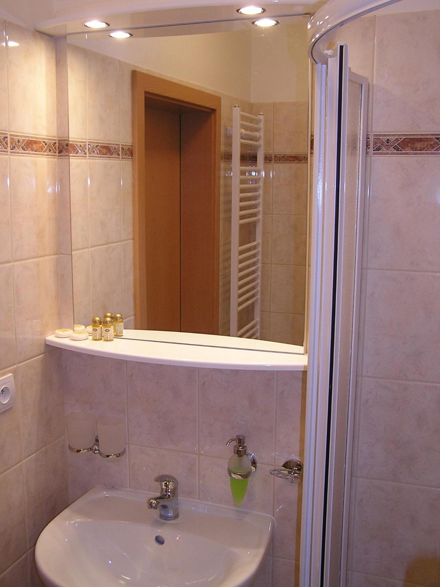 Gonda Apartments Hradec Králové Buitenkant foto