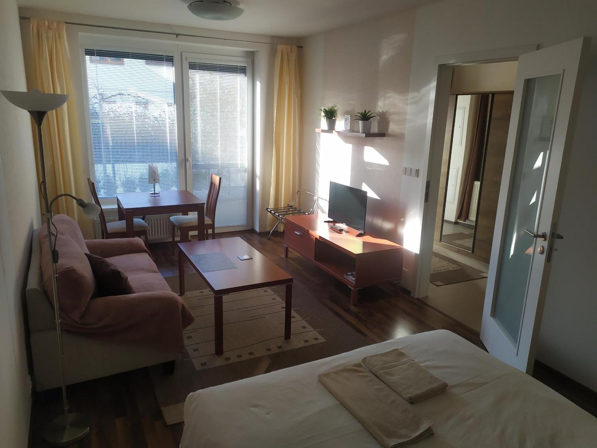 Gonda Apartments Hradec Králové Buitenkant foto