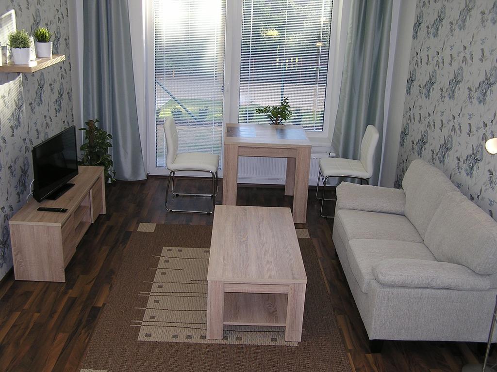 Gonda Apartments Hradec Králové Buitenkant foto