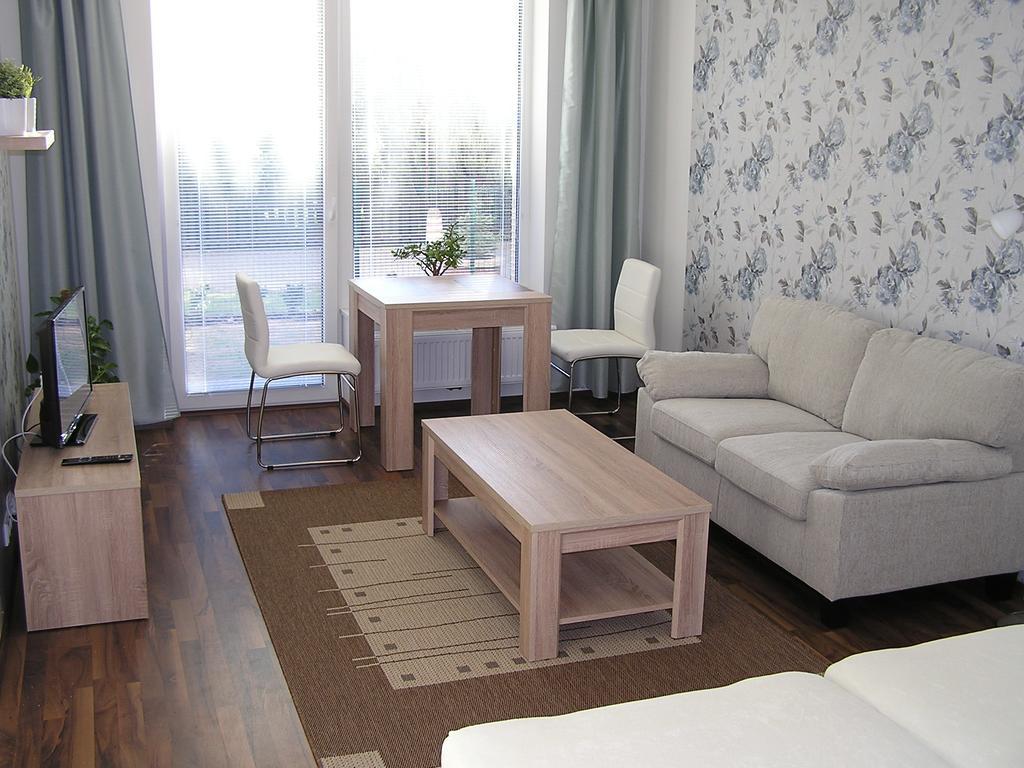 Gonda Apartments Hradec Králové Buitenkant foto
